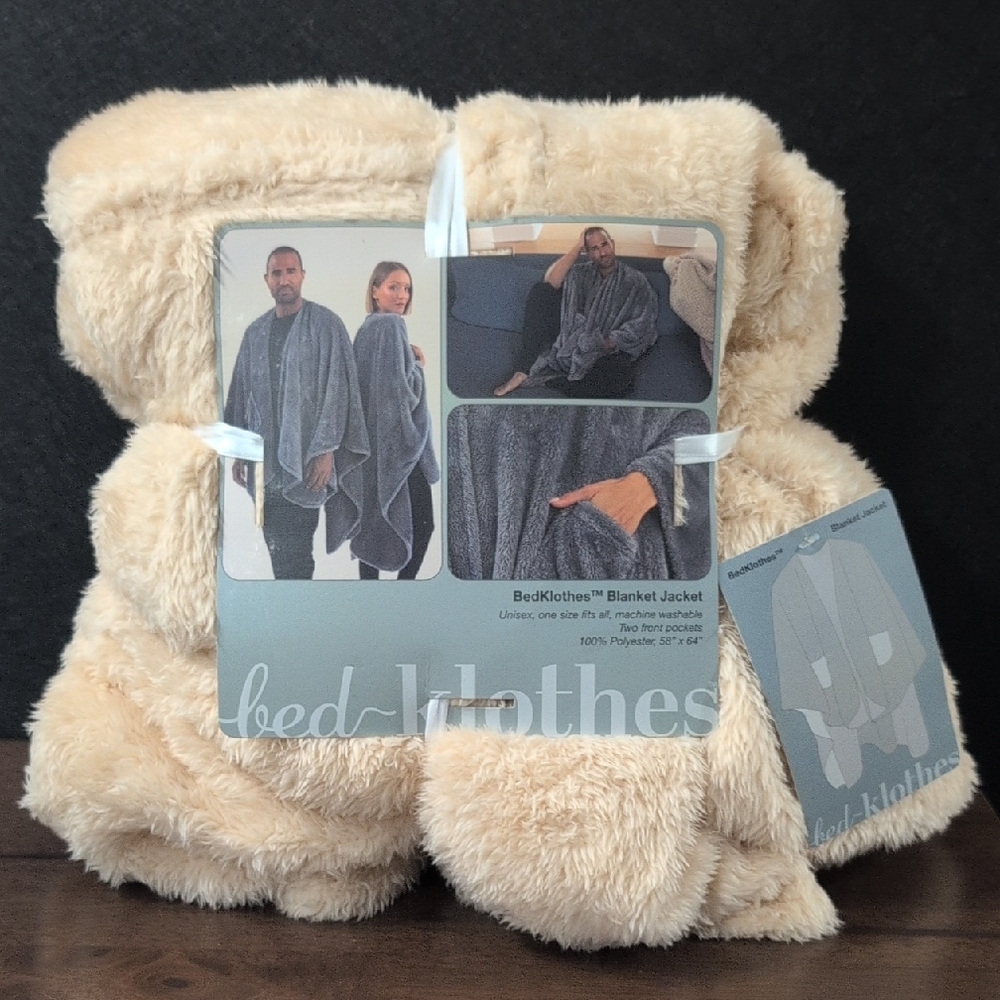 BedKlothes Blanket Jacket Wearable Sherpa Wrap Tan One Size NWT